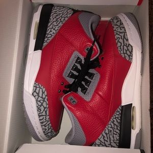 Jordan 3 Cement red